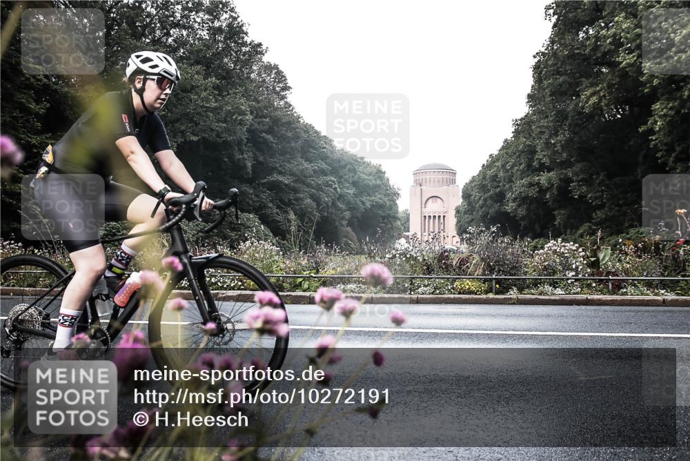 13.09.2026 - Stadtparktriathlon H.Heesch http://msf.ph/oto/10272191 13.09.2026 10:36:55 Radfahren 346, 382, 439, 575 meine-sportfotos.de