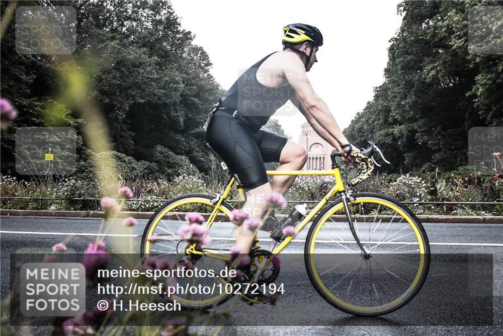 13.09.2026 - Stadtparktriathlon H.Heesch http://msf.ph/oto/10272194 13.09.2026 10:36:56 Radfahren 346, 382, 439, 575 meine-sportfotos.de