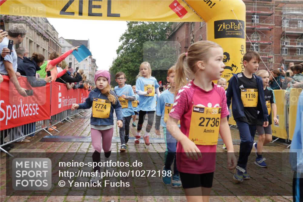 13.09.2026 - Kiel Lauf Yannick Fuchs http://msf.ph/oto/10272198 13.09.2026 08:34:53 Ziel 530, 729, 1010, 1104, 1105, 1918, 2641, 2643, 4989, 5042, 5416, 5579, 5922, 6335, 6503, 6505, 6595, 7348, 7382, 8339, 8358, 8499, 8509, 8528, 8971, 9179, 9686, 9881, 10857, 11110, 11150, 11158, 11183, 12033, 12141, 12352, 12489, 12538, 126, 138, 720, 831, 1623, 1624, 2108, 2276, 2612, 2622, 2641, 2740, 3023, 3058, 3118, 3277, 3380, 3953, 4016, 4417, 4584, 5022, 5099, 5625, 5897, 6111, 6369, 7042, 7408, 7957, 8226, 8333, 8423, 8836, 8930, 8983, 9047, 12100, 9211 meine-sportfotos.de