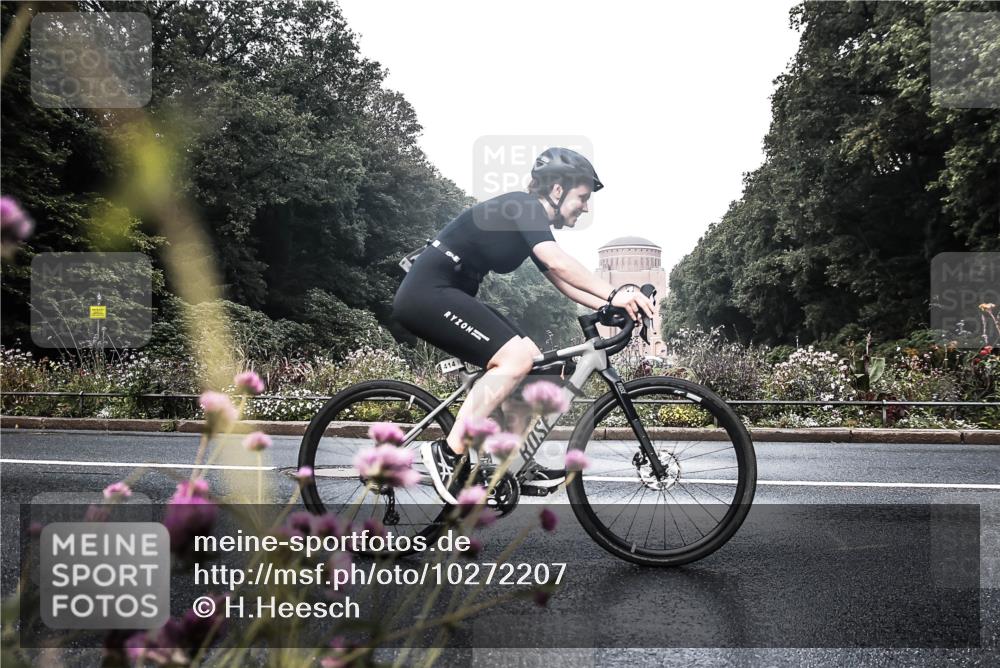 13.09.2026 - Stadtparktriathlon H.Heesch http://msf.ph/oto/10272207 13.09.2026 10:37:03 Radfahren 221, 345, 414, 480 meine-sportfotos.de