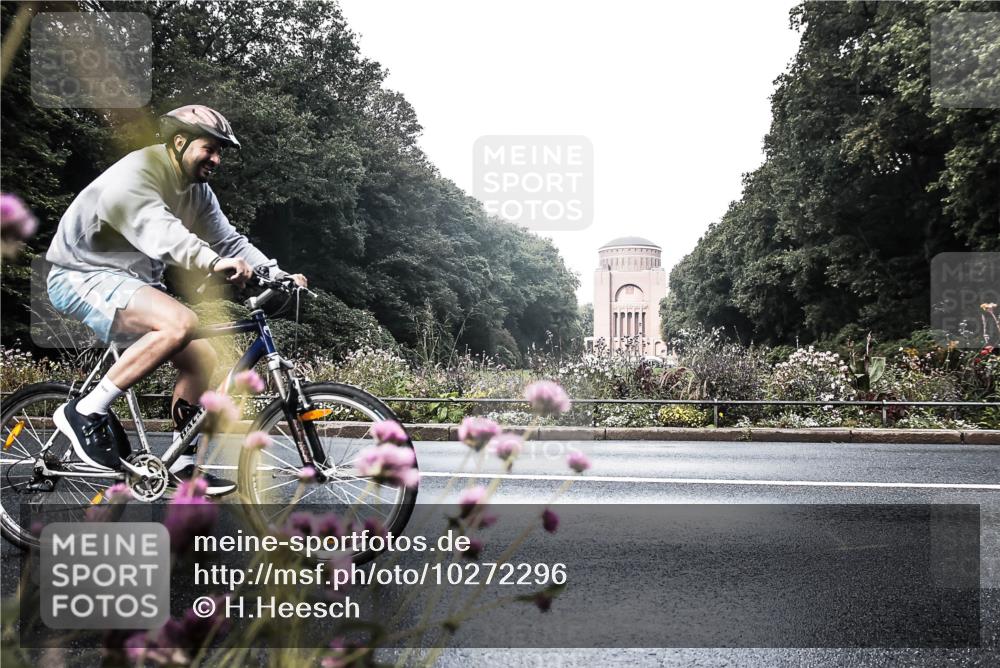 13.09.2026 - Stadtparktriathlon H.Heesch http://msf.ph/oto/10272296 13.09.2026 10:37:42 Radfahren 329, 381, 432, 540 meine-sportfotos.de