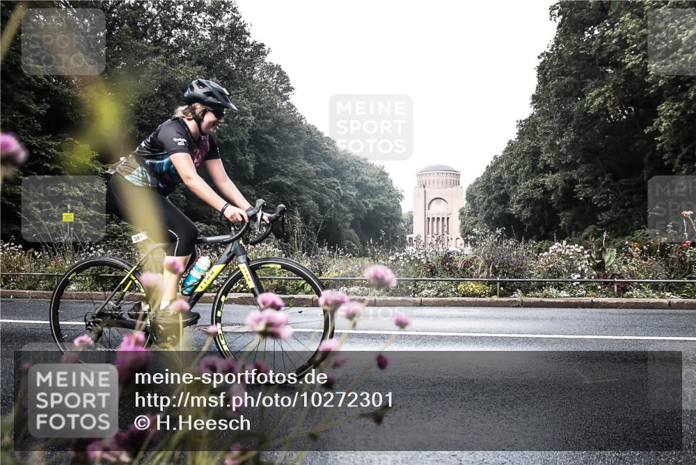 13.09.2026 - Stadtparktriathlon H.Heesch http://msf.ph/oto/10272301 13.09.2026 10:37:45 Radfahren 278, 329, 381 meine-sportfotos.de