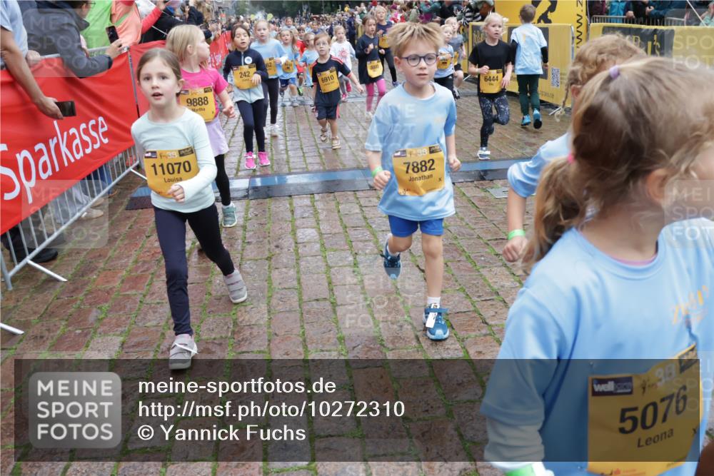 13.09.2026 - Kiel Lauf Yannick Fuchs http://msf.ph/oto/10272310 13.09.2026 08:35:02 Ziel 230, 530, 717, 729, 756, 809, 1010, 1116, 1269, 1918, 2005, 2071, 2643, 2736, 2774, 2917, 2987, 4696, 5042, 5066, 5076, 5416, 6247, 6448, 6503, 6505, 6595, 7421, 8509, 8971, 9686, 9756, 10857, 10875, 10935, 11110, 11183, 11315, 11843, 12033, 12400, 12489, 126, 831, 1104, 1105, 1623, 1624, 2108, 2276, 2612, 2622, 2641, 3058, 3277, 3380, 3953, 4584, 4989, 5022, 5579, 5625, 5897, 5922, 6111, 6335, 6369, 7042, 7348, 7408, 7957, 8423, 8836, 8983, 9047, 138, 3277, 7042, 8930 meine-sportfotos.de