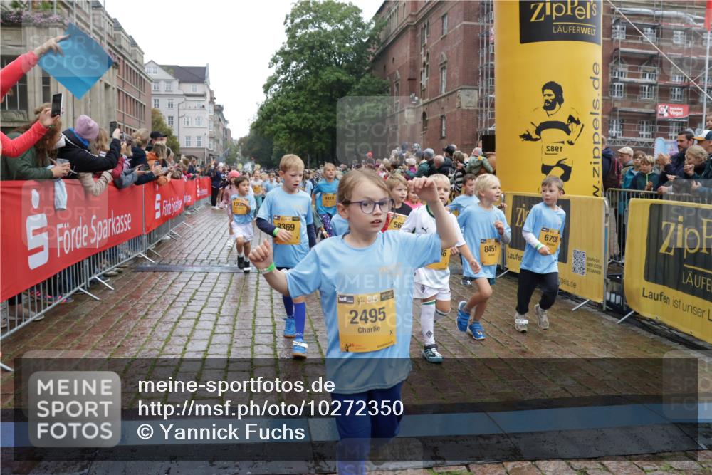 13.09.2026 - Kiel Lauf Yannick Fuchs http://msf.ph/oto/10272350 13.09.2026 08:35:09 Ziel 230, 242, 717, 756, 782, 809, 1116, 1269, 1764, 2005, 2071, 2736, 2774, 2917, 2987, 4696, 5066, 5076, 5091, 6195, 6247, 6444, 6448, 6785, 6910, 7074, 7083, 7421, 7882, 7885, 8109, 8800, 9262, 9756, 9888, 9927, 10875, 10935, 11070, 11315, 11843, 12400, 530, 729, 831, 1010, 1104, 1105, 1918, 2108, 2276, 2622, 2641, 2643, 3058, 3953, 4989, 5022, 5042, 5416, 5579, 5625, 5897, 5922, 6335, 6369, 6503, 6505, 6595, 7348, 7957, 8836, 3277, 7042 meine-sportfotos.de