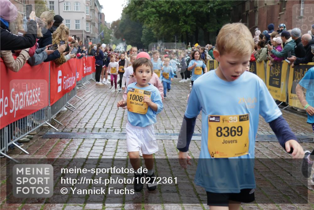 13.09.2026 - Kiel Lauf Yannick Fuchs http://msf.ph/oto/10272361 13.09.2026 08:35:10 Ziel 230, 242, 717, 756, 782, 809, 1116, 1269, 1764, 2005, 2071, 2715, 2736, 2774, 2917, 2987, 4696, 5066, 5076, 5091, 6037, 6195, 6247, 6444, 6448, 6785, 6910, 7074, 7083, 7133, 7421, 7882, 7885, 8109, 8800, 9159, 9262, 9888, 9927, 10875, 10935, 11070, 11315, 11843, 12400, 530, 717, 729, 756, 831, 1010, 1104, 1105, 1269, 1918, 2005, 2108, 2276, 2622, 2641, 2643, 3058, 3953, 4696, 4989, 5022, 5042, 5416, 5579, 5625, 5897, 5922, 6335, 6369, 6503, 6505, 6595, 7348, 8836 meine-sportfotos.de