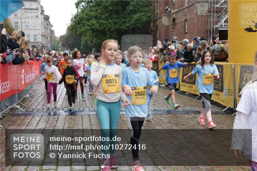 13.09.2026 - Kiel Lauf Yannick Fuchs http://msf.ph/oto/10272416 13.09.2026 08:35:14 Ziel 192, 230, 242, 782, 1148, 1764, 2071, 2495, 2715, 2917, 2987, 5066, 5076, 5091, 5581, 6037, 6195, 6444, 6448, 6617, 6785, 6910, 7074, 7083, 7126, 7133, 7421, 7882, 7885, 8109, 8336, 8800, 8984, 9159, 9262, 9888, 9927, 10588, 10875, 11070, 530, 717, 729, 756, 809, 1010, 1104, 1105, 1116, 1269, 1918, 2005, 2276, 2622, 2641, 2643, 2736, 2774, 2917, 4696, 4989, 5022, 5042, 5416, 5579, 5625, 5922, 6335, 6369, 6503, 6505, 6595, 7348 meine-sportfotos.de