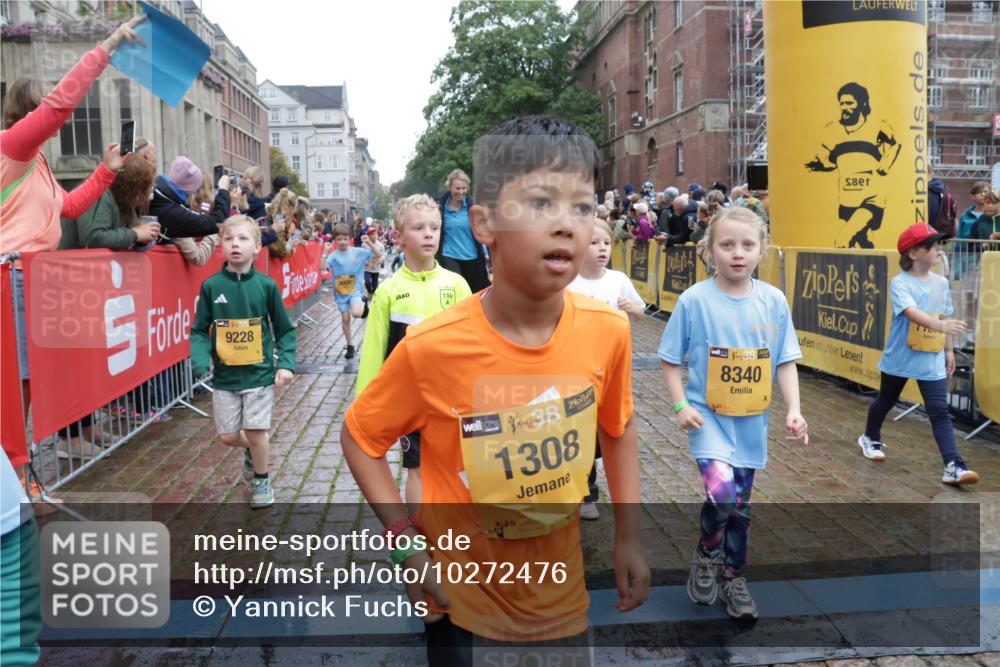 13.09.2026 - Kiel Lauf Yannick Fuchs http://msf.ph/oto/10272476 13.09.2026 08:35:18 Ziel 192, 242, 434, 782, 1148, 1764, 2495, 2582, 2715, 4418, 4695, 4990, 5091, 5581, 5583, 5607, 5880, 6037, 6195, 6444, 6617, 6708, 6785, 6910, 7074, 7083, 7126, 7133, 7882, 7885, 8109, 8336, 8369, 8451, 8800, 8984, 9159, 9262, 9888, 9927, 10081, 10588, 11070, 230, 530, 717, 729, 756, 809, 1010, 1104, 1105, 1116, 1269, 1918, 2005, 2071, 2641, 2643, 2736, 2774, 2917, 2987, 4696, 4989, 5042, 5066, 5076, 5416, 5579, 5922, 6335, 6503, 6505, 6595, 7348, 165 meine-sportfotos.de