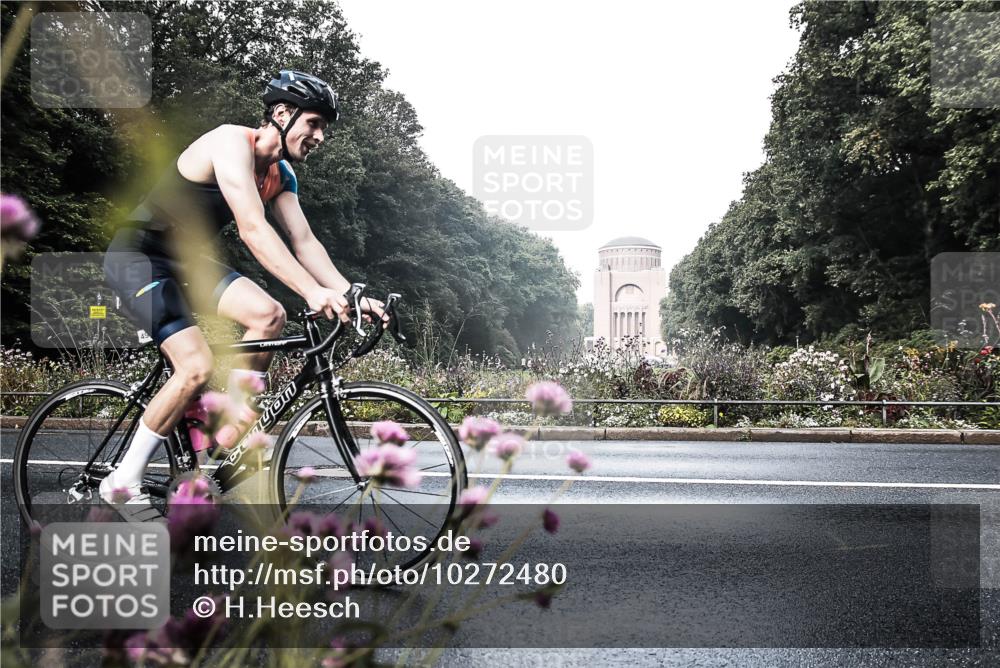 13.09.2026 - Stadtparktriathlon H.Heesch http://msf.ph/oto/10272480 13.09.2026 10:39:39 Radfahren 493, 498 meine-sportfotos.de