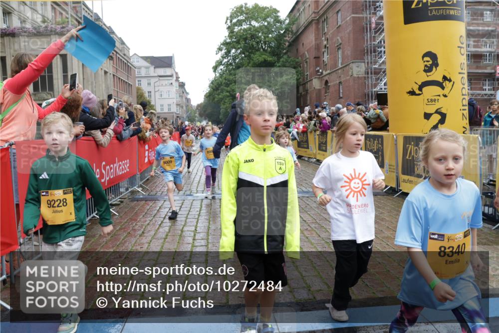 13.09.2026 - Kiel Lauf Yannick Fuchs http://msf.ph/oto/10272484 13.09.2026 08:35:19 Ziel 192, 242, 434, 782, 1148, 1764, 2207, 2495, 2582, 2715, 4418, 4695, 4990, 5091, 5581, 5583, 5607, 5880, 6037, 6195, 6444, 6617, 6708, 6785, 6910, 7083, 7126, 7133, 7882, 7885, 8336, 8369, 8451, 8800, 8984, 9159, 9262, 9888, 9927, 10081, 10588, 11070, 230, 530, 717, 729, 756, 809, 1010, 1104, 1105, 1116, 1269, 1764, 1918, 2005, 2071, 2643, 2736, 2774, 2917, 2987, 4696, 4989, 5042, 5066, 5076, 5091, 5416, 5579, 5922, 6335, 6503, 6505, 6595, 7348, 165 meine-sportfotos.de