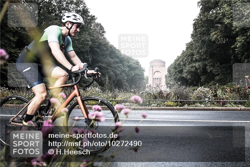 13.09.2026 - Stadtparktriathlon H.Heesch http://msf.ph/oto/10272490 13.09.2026 10:39:43 Radfahren 498, 557, 563 meine-sportfotos.de