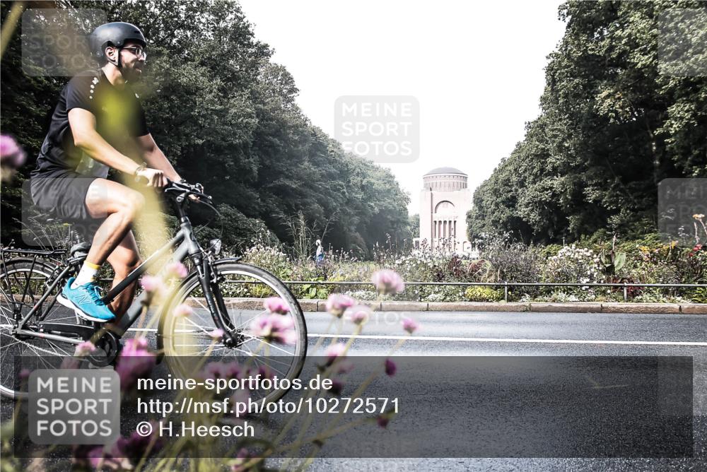 13.09.2026 - Stadtparktriathlon H.Heesch http://msf.ph/oto/10272571 13.09.2026 10:40:54 Radfahren 548, 555 meine-sportfotos.de