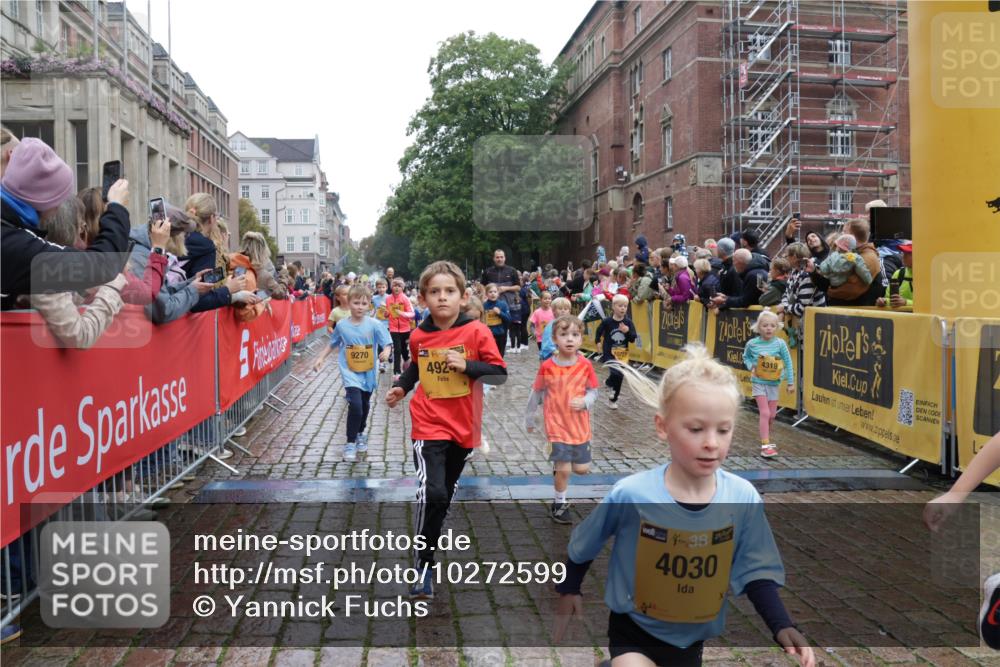 13.09.2026 - Kiel Lauf Yannick Fuchs http://msf.ph/oto/10272599 13.09.2026 08:35:25 Ziel 192, 434, 865, 1148, 1216, 1308, 1691, 2207, 2495, 2582, 2652, 2715, 3144, 3160, 4381, 4418, 4695, 4990, 5090, 5581, 5583, 5607, 5880, 6037, 6617, 6708, 6833, 7126, 7133, 7628, 8009, 8336, 8340, 8369, 8451, 8815, 8984, 9159, 9228, 9950, 10081, 10588, 10958, 11307, 11375, 11844, 230, 242, 530, 717, 729, 756, 782, 809, 1010, 1116, 1269, 1764, 1918, 2005, 2071, 2643, 2715, 2736, 2774, 2917, 2987, 4696, 5042, 5066, 5076, 5091, 5416, 6503, 6505, 6595, 165 meine-sportfotos.de