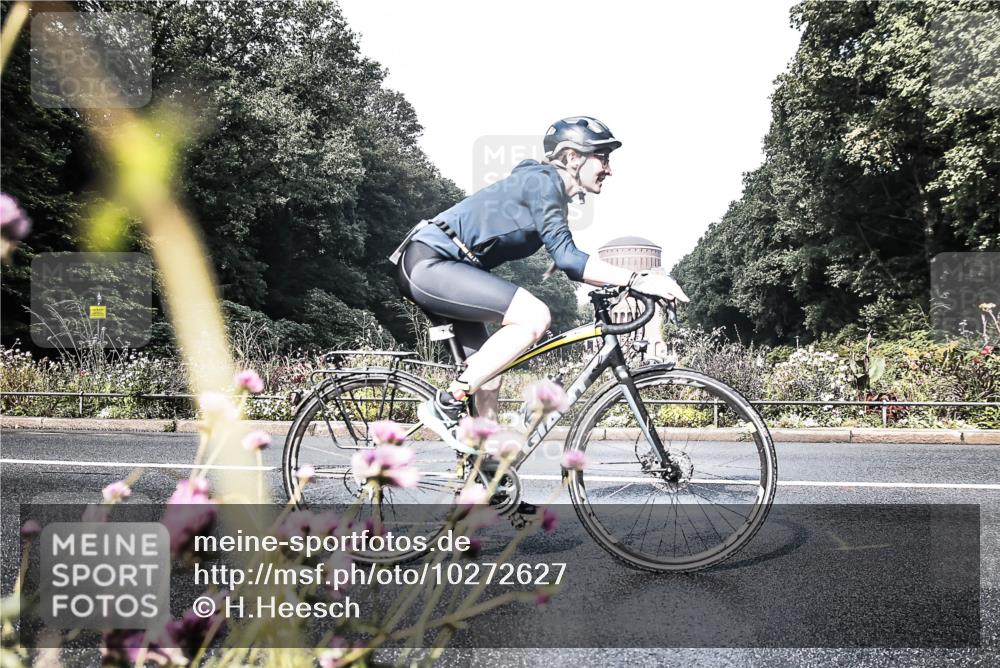 13.09.2026 - Stadtparktriathlon H.Heesch http://msf.ph/oto/10272627 13.09.2026 10:41:37 Radfahren 368, 387, 538, 554 meine-sportfotos.de