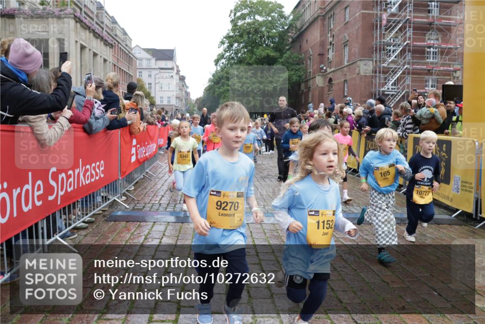 13.09.2026 - Kiel Lauf Yannick Fuchs http://msf.ph/oto/10272632 13.09.2026 08:35:26 Ziel 192, 434, 865, 1148, 1216, 1308, 1691, 2207, 2495, 2582, 2652, 3144, 3160, 4381, 4418, 4695, 4990, 5090, 5581, 5583, 5607, 5880, 6617, 6708, 6833, 7126, 7628, 8009, 8336, 8340, 8369, 8451, 8815, 8984, 9228, 9950, 10081, 10588, 10858, 10958, 11307, 11375, 11844, 230, 242, 530, 717, 729, 756, 782, 809, 1010, 1116, 1148, 1269, 1764, 1918, 2005, 2071, 2643, 2715, 2736, 2774, 2917, 2987, 4696, 5042, 5066, 5076, 5091, 5416, 6503, 6505, 6595, 165 meine-sportfotos.de