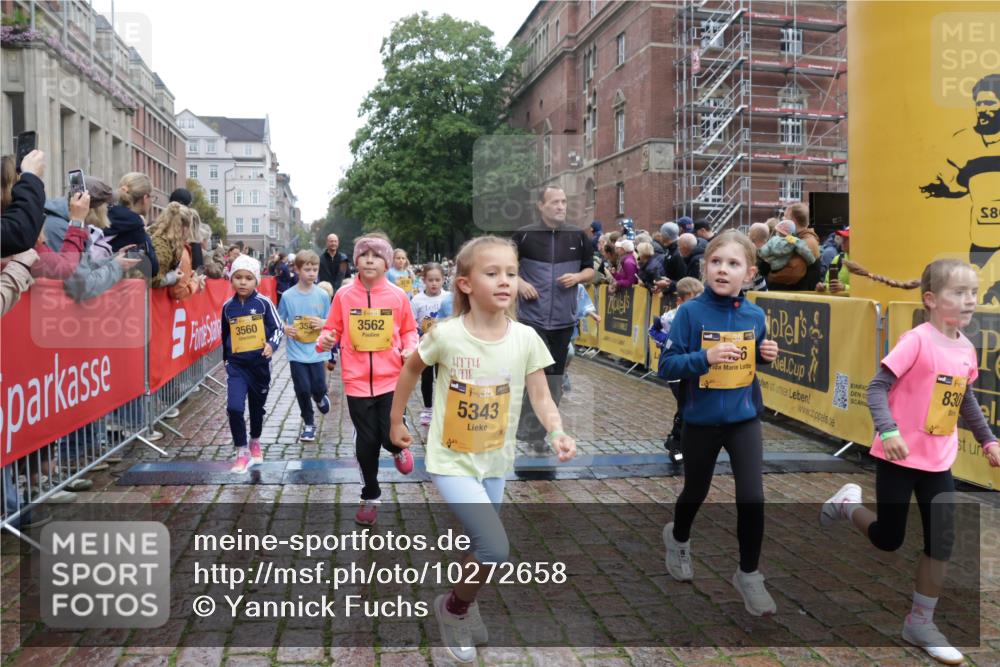 13.09.2026 - Kiel Lauf Yannick Fuchs http://msf.ph/oto/10272658 13.09.2026 08:35:27 Ziel 192, 434, 865, 1216, 1308, 1691, 2207, 2495, 2582, 2652, 3144, 3160, 4381, 4418, 4695, 4990, 5090, 5581, 5583, 5607, 5880, 6617, 6708, 6833, 7628, 8009, 8336, 8340, 8369, 8451, 8815, 8984, 8988, 9009, 9228, 9950, 10081, 10858, 10958, 11247, 11307, 11375, 11844, 192, 230, 242, 530, 717, 729, 756, 782, 809, 1010, 1116, 1148, 1269, 1764, 1918, 2005, 2071, 2643, 2715, 2736, 2774, 2917, 2987, 4696, 5042, 5066, 5076, 5091, 5416, 5581, 6503, 6505, 6595, 165 meine-sportfotos.de