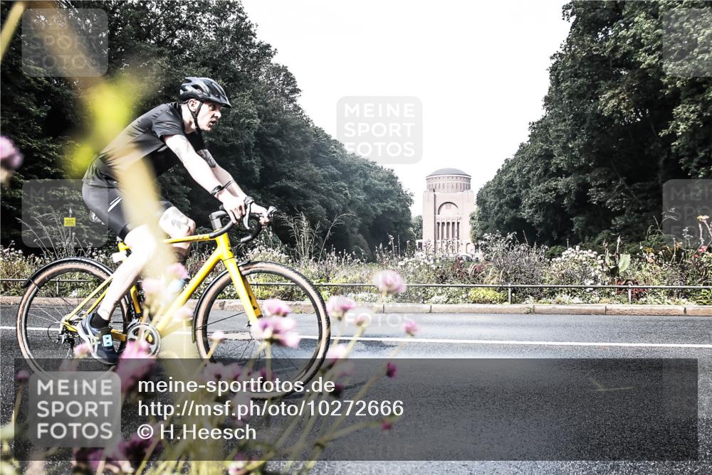 13.09.2026 - Stadtparktriathlon H.Heesch http://msf.ph/oto/10272666 13.09.2026 10:41:47 Radfahren 478, 583 meine-sportfotos.de