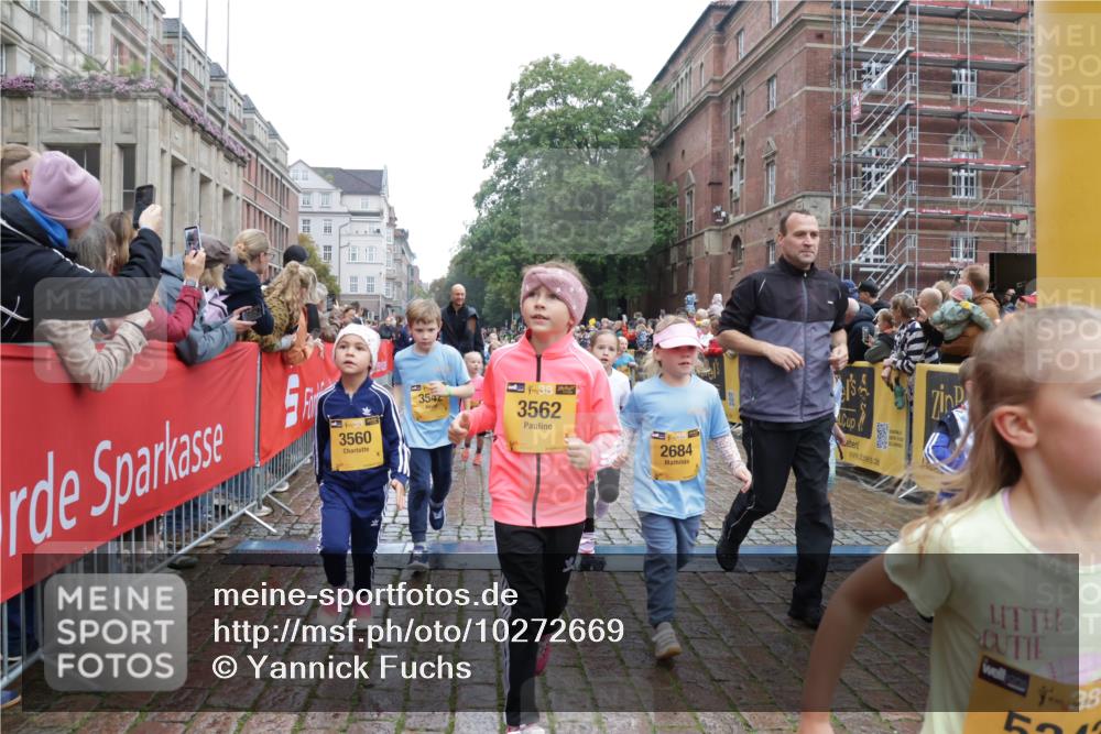 13.09.2026 - Kiel Lauf Yannick Fuchs http://msf.ph/oto/10272669 13.09.2026 08:35:28 Ziel 434, 865, 1216, 1308, 1691, 2207, 2495, 2582, 2652, 3144, 3160, 4381, 4418, 4695, 4990, 5090, 5583, 5607, 5880, 6708, 6833, 7628, 8009, 8336, 8340, 8369, 8451, 8539, 8815, 8988, 9009, 9228, 9950, 10081, 10858, 10958, 11247, 11307, 11375, 11844, 11918, 192, 230, 242, 530, 717, 729, 756, 782, 809, 1010, 1116, 1148, 1269, 1764, 1918, 2005, 2071, 2495, 2643, 2715, 2736, 2774, 2917, 2987, 4696, 5042, 5066, 5076, 5091, 5416, 5581, 6503, 6505, 6595, 165 meine-sportfotos.de