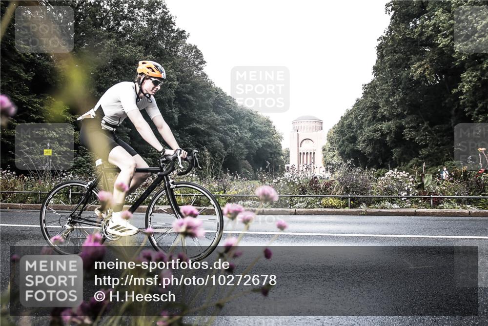 13.09.2026 - Stadtparktriathlon H.Heesch http://msf.ph/oto/10272678 13.09.2026 10:41:59 Radfahren 471, 510, 562 meine-sportfotos.de