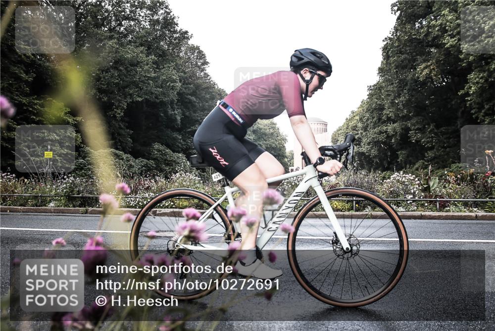 13.09.2026 - Stadtparktriathlon H.Heesch http://msf.ph/oto/10272691 13.09.2026 10:42:09 Radfahren 421, 447, 513 meine-sportfotos.de
