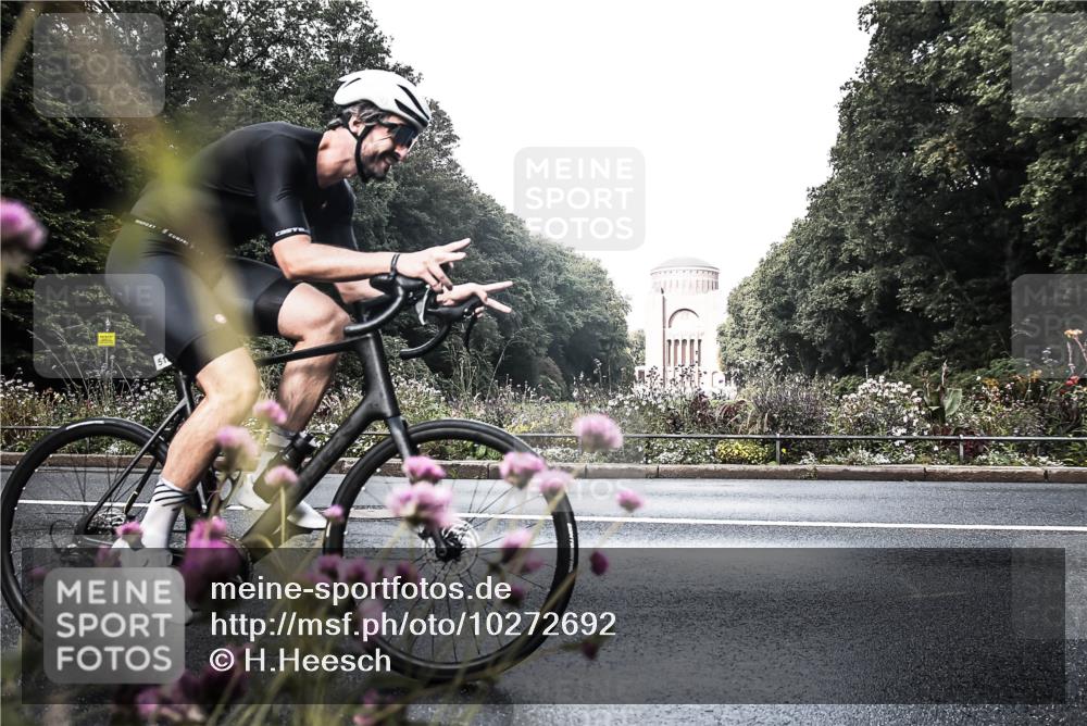 13.09.2026 - Stadtparktriathlon H.Heesch http://msf.ph/oto/10272692 13.09.2026 10:42:13 Radfahren 359, 399, 513, 530 meine-sportfotos.de