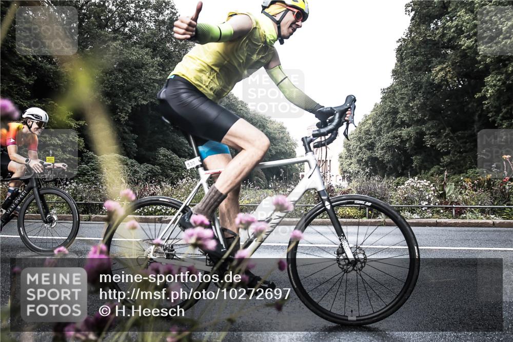 13.09.2026 - Stadtparktriathlon H.Heesch http://msf.ph/oto/10272697 13.09.2026 10:42:14 Radfahren 359, 399, 513, 530 meine-sportfotos.de