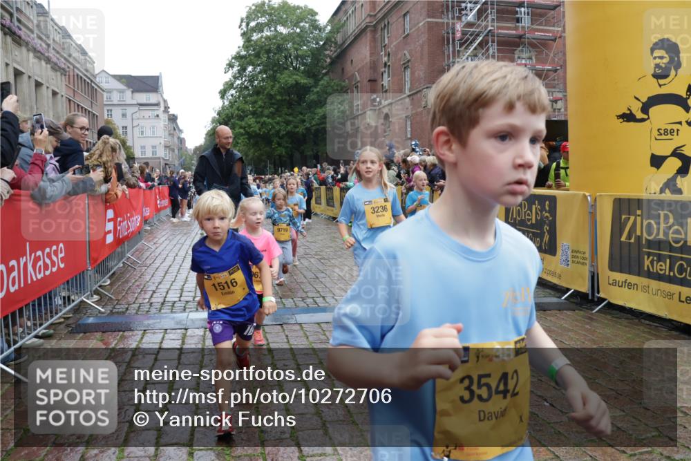 13.09.2026 - Kiel Lauf Yannick Fuchs http://msf.ph/oto/10272706 13.09.2026 08:35:30 Ziel 434, 865, 1216, 1308, 1691, 2018, 2207, 2582, 2652, 3144, 3160, 4381, 4418, 4695, 4990, 5090, 5583, 5607, 5880, 6708, 6833, 7628, 8009, 8340, 8369, 8451, 8539, 8815, 8823, 8988, 9009, 9228, 9950, 10081, 10294, 10858, 10958, 11247, 11307, 11375, 11844, 11918, 12505, 192, 230, 242, 717, 729, 756, 782, 809, 1010, 1116, 1148, 1269, 1764, 2005, 2071, 2495, 2643, 2715, 2736, 2774, 2917, 2987, 4695, 4696, 5066, 5076, 5091, 5416, 5581, 6503, 6595, 165 meine-sportfotos.de