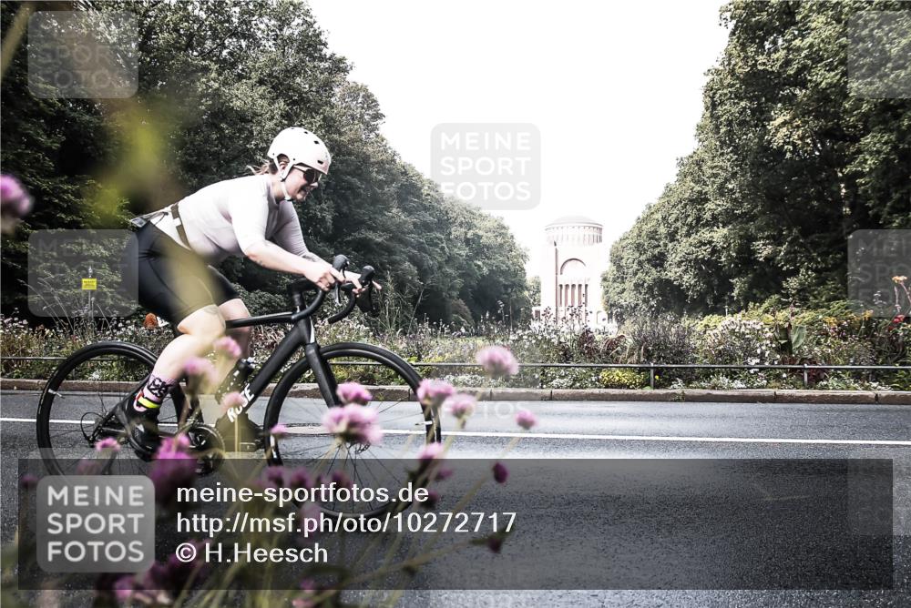 13.09.2026 - Stadtparktriathlon H.Heesch http://msf.ph/oto/10272717 13.09.2026 10:42:28 Radfahren 375, 402, 456 meine-sportfotos.de