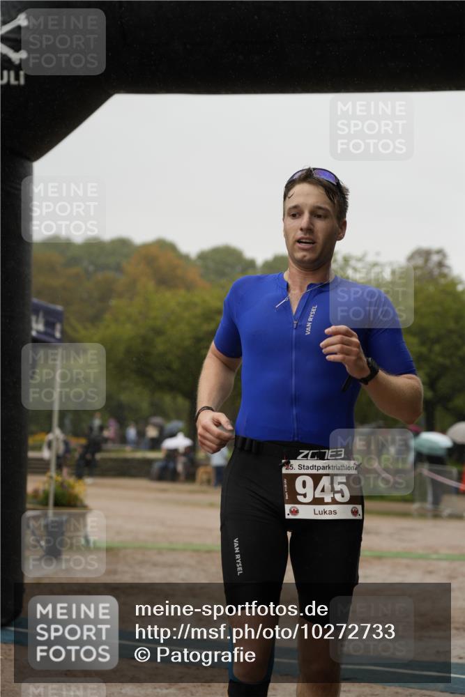 13.09.2026 - Stadtparktriathlon Patografie http://msf.ph/oto/10272733 13.09.2026 12:41:29 Ziel 886, 945 meine-sportfotos.de