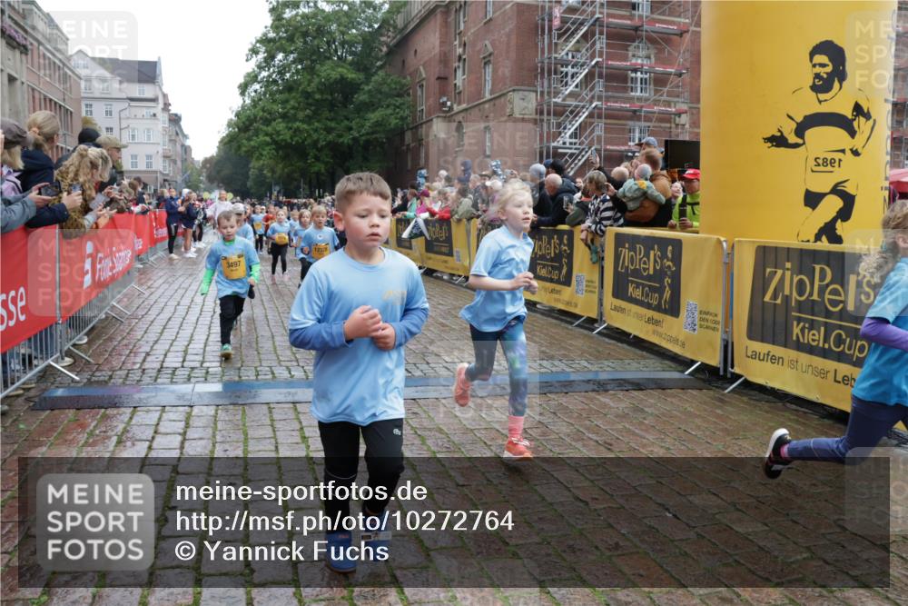 13.09.2026 - Kiel Lauf Yannick Fuchs http://msf.ph/oto/10272764 13.09.2026 08:35:33 Ziel 165, 434, 865, 1152, 1216, 1308, 1691, 2018, 2207, 2619, 2652, 3144, 3160, 3556, 4030, 4319, 4381, 5090, 5245, 5853, 6833, 7628, 8009, 8340, 8539, 8815, 8823, 8988, 9009, 9228, 9950, 10294, 10858, 10958, 11247, 11307, 11375, 11844, 11918, 12505, 192, 230, 242, 434, 717, 756, 782, 809, 1116, 1148, 1269, 1764, 2005, 2071, 2495, 2582, 2643, 2715, 2736, 2774, 2917, 2987, 4418, 4695, 4696, 4990, 5066, 5076, 5091, 5416, 5581, 5583 meine-sportfotos.de