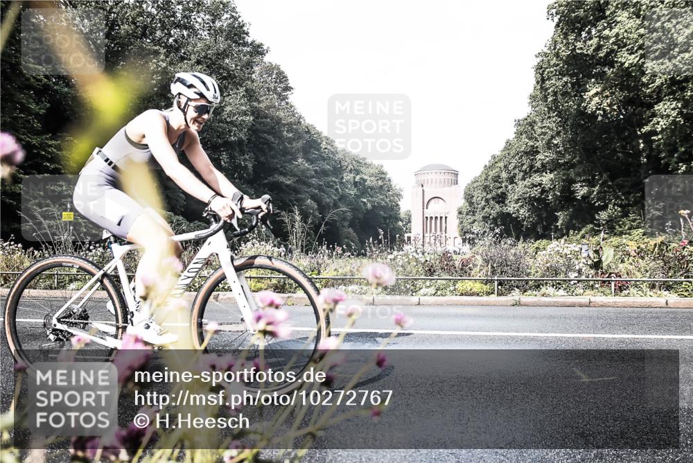13.09.2026 - Stadtparktriathlon H.Heesch http://msf.ph/oto/10272767 13.09.2026 10:43:01 Radfahren 364, 437, 578 meine-sportfotos.de
