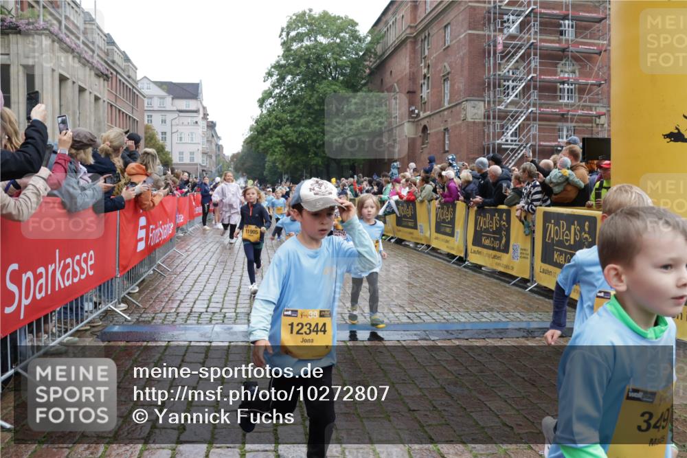 13.09.2026 - Kiel Lauf Yannick Fuchs http://msf.ph/oto/10272807 13.09.2026 08:35:35 Ziel 165, 705, 865, 1152, 1216, 1308, 1691, 2018, 2619, 2652, 2684, 3144, 3160, 3556, 3560, 4030, 4319, 4381, 4924, 5090, 5245, 5343, 5853, 6833, 7628, 8009, 8301, 8340, 8539, 8556, 8815, 8823, 8988, 9009, 9228, 9270, 9950, 10294, 10727, 10858, 10958, 11247, 11307, 11375, 11844, 11918, 12505, 192, 230, 242, 434, 717, 756, 782, 809, 1116, 1148, 1269, 1691, 1764, 2005, 2071, 2207, 2495, 2582, 2652, 2715, 2736, 2774, 2917, 2987, 4418, 4695, 4696, 4990, 5066, 5076, 5091, 5581, 5583 meine-sportfotos.de
