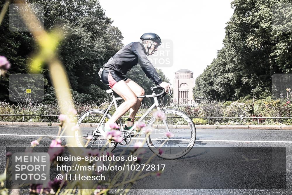 13.09.2026 - Stadtparktriathlon H.Heesch http://msf.ph/oto/10272817 13.09.2026 10:44:05 Radfahren 412, 482, 581 meine-sportfotos.de