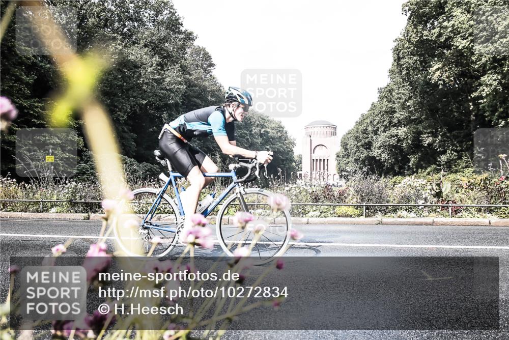 13.09.2026 - Stadtparktriathlon H.Heesch http://msf.ph/oto/10272834 13.09.2026 10:44:26 Radfahren 342, 499, 582 meine-sportfotos.de