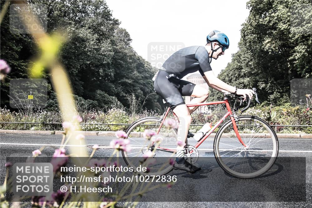 13.09.2026 - Stadtparktriathlon H.Heesch http://msf.ph/oto/10272836 13.09.2026 10:44:27 Radfahren 499, 582 meine-sportfotos.de