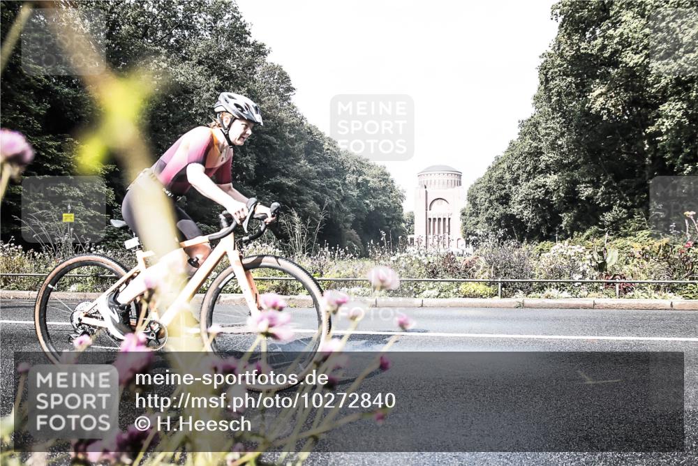 13.09.2026 - Stadtparktriathlon H.Heesch http://msf.ph/oto/10272840 13.09.2026 10:44:34 Radfahren 383, 405, 445, 454 meine-sportfotos.de