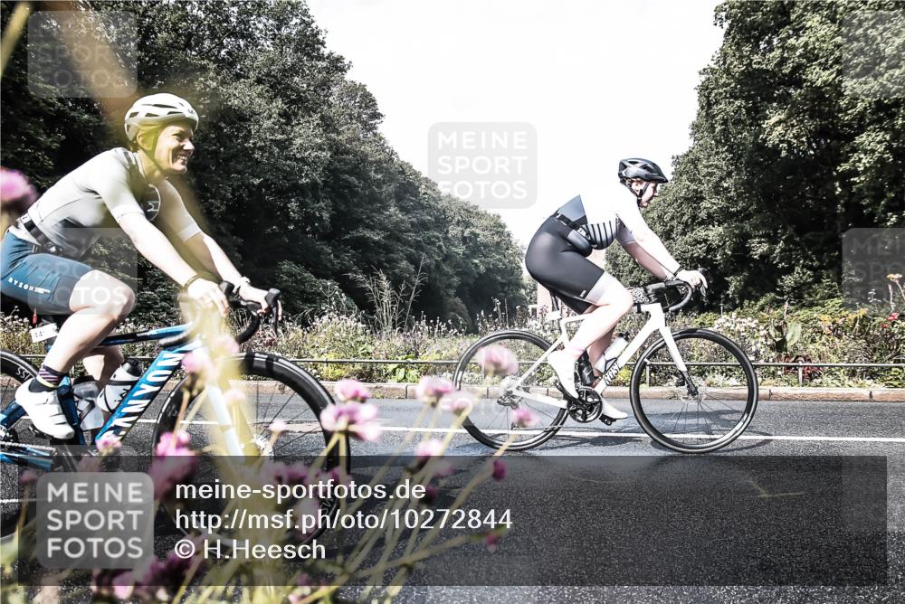 13.09.2026 - Stadtparktriathlon H.Heesch http://msf.ph/oto/10272844 13.09.2026 10:44:34 Radfahren 383, 405, 445, 454 meine-sportfotos.de