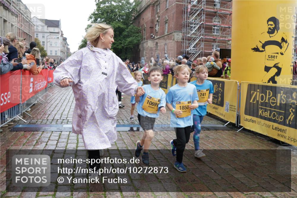 13.09.2026 - Kiel Lauf Yannick Fuchs http://msf.ph/oto/10272873 13.09.2026 08:35:39 Ziel 165, 304, 705, 1152, 1216, 1240, 1516, 2018, 2619, 2684, 3236, 3542, 3556, 3560, 3562, 4030, 4319, 4603, 4924, 5245, 5343, 5853, 8301, 8539, 8556, 8823, 8988, 9009, 9228, 9270, 9322, 9383, 9671, 9719, 10294, 10727, 10858, 11247, 11375, 11918, 12505, 192, 230, 242, 434, 782, 865, 1148, 1308, 1691, 1764, 2071, 2207, 2495, 2582, 2652, 2715, 2917, 2987, 3144, 3160, 4381, 4418, 4695, 4990, 5066, 5076, 5090, 5091, 5581, 5583, 6833, 7628, 8009, 8340, 8815, 2917, 5066, 10875 meine-sportfotos.de