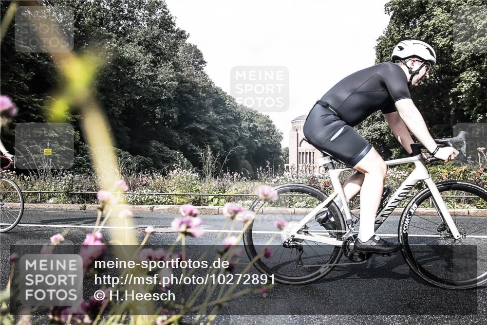 13.09.2026 - Stadtparktriathlon H.Heesch http://msf.ph/oto/10272891 13.09.2026 10:44:58 Radfahren 389, 483, 527, 568, 579 meine-sportfotos.de