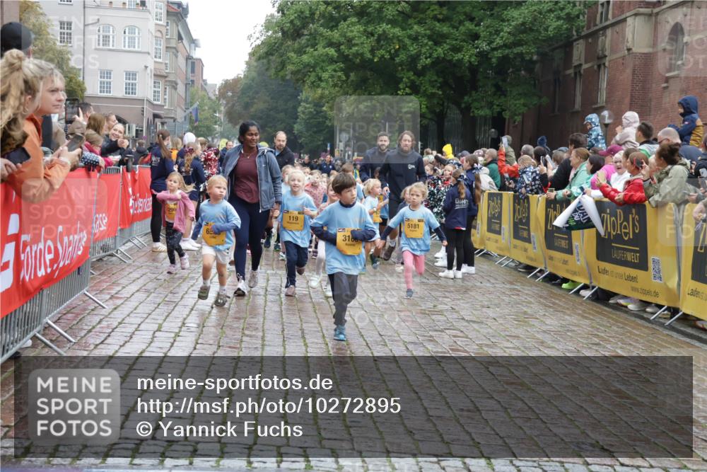 13.09.2026 - Kiel Lauf Yannick Fuchs http://msf.ph/oto/10272895 13.09.2026 08:35:41 Ziel 165, 304, 705, 1152, 1240, 1516, 2018, 2619, 2684, 3077, 3236, 3542, 3556, 3560, 3562, 4030, 4319, 4603, 4924, 5245, 5343, 5853, 6274, 8301, 8539, 8556, 8823, 8988, 9009, 9270, 9322, 9383, 9671, 9719, 10294, 10727, 10858, 11247, 11801, 11918, 12505, 192, 230, 242, 434, 782, 865, 1148, 1216, 1308, 1691, 1764, 2071, 2207, 2495, 2582, 2652, 2715, 2987, 3144, 3160, 4381, 4418, 4695, 4990, 5076, 5090, 5091, 5581, 5583, 6833, 7628, 8009, 8340, 8815, 2917, 5066, 10875 meine-sportfotos.de