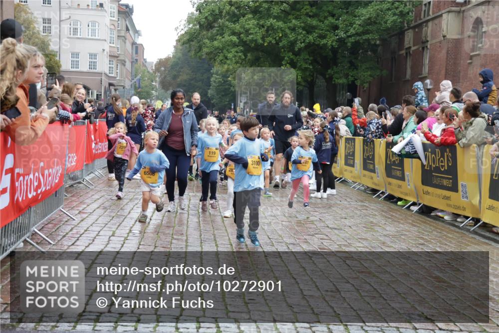 13.09.2026 - Kiel Lauf Yannick Fuchs http://msf.ph/oto/10272901 13.09.2026 08:35:41 Ziel 165, 304, 705, 1152, 1240, 1516, 2018, 2619, 2684, 3077, 3236, 3542, 3556, 3560, 3562, 4030, 4319, 4603, 4924, 5245, 5343, 5853, 6274, 8301, 8539, 8556, 8823, 8988, 9009, 9270, 9322, 9383, 9671, 9719, 10294, 10727, 10858, 11247, 11801, 11918, 12505, 192, 230, 242, 434, 782, 865, 1148, 1216, 1308, 1691, 1764, 2071, 2207, 2495, 2582, 2652, 2715, 2987, 3144, 3160, 4381, 4418, 4695, 4990, 5076, 5090, 5091, 5581, 5583, 6833, 7628, 8009, 8340, 8815, 2917, 5066, 10875 meine-sportfotos.de