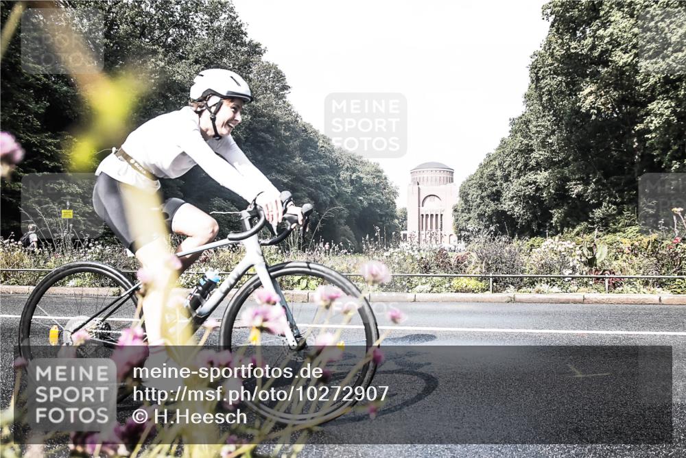 13.09.2026 - Stadtparktriathlon H.Heesch http://msf.ph/oto/10272907 13.09.2026 10:44:59 Radfahren 389, 527, 568, 579 meine-sportfotos.de
