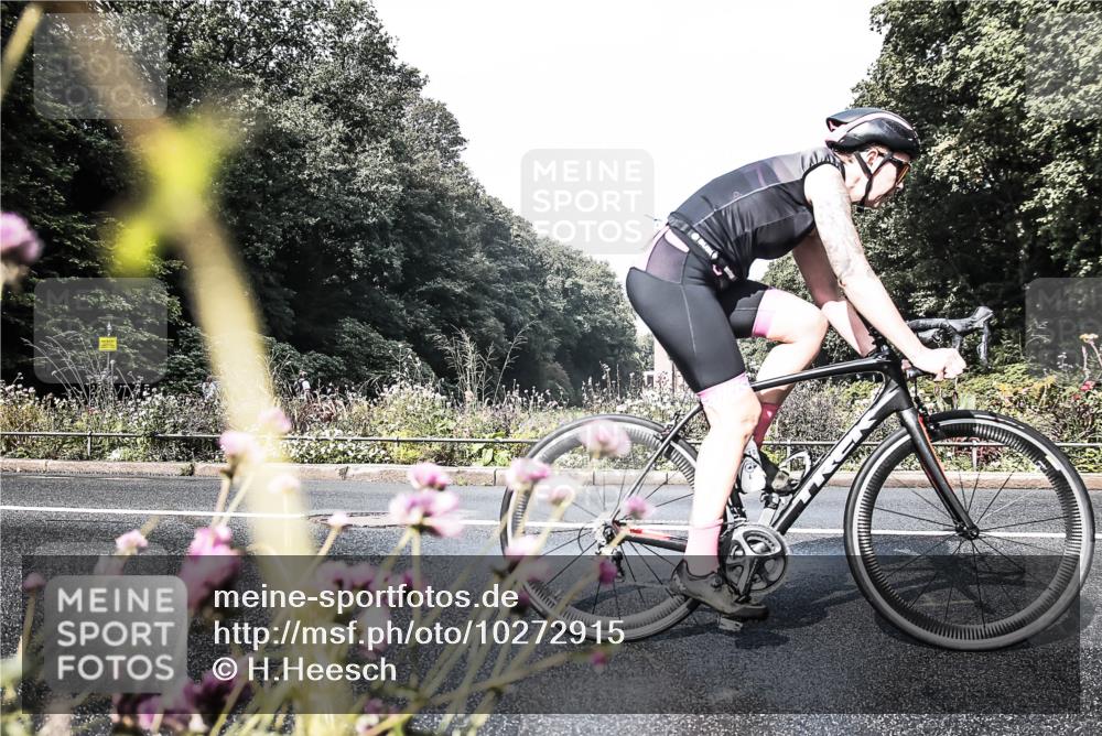 13.09.2026 - Stadtparktriathlon H.Heesch http://msf.ph/oto/10272915 13.09.2026 10:45:05 Radfahren 354, 534 meine-sportfotos.de