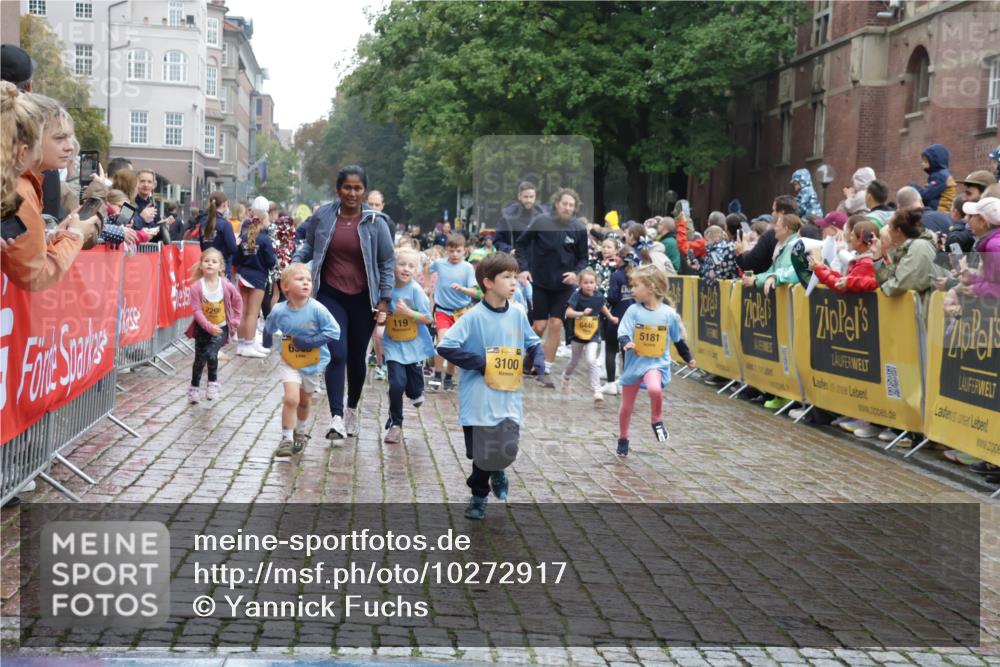13.09.2026 - Kiel Lauf Yannick Fuchs http://msf.ph/oto/10272917 13.09.2026 08:35:42 Ziel 165, 304, 705, 1152, 1240, 1516, 2018, 2619, 2684, 3077, 3236, 3542, 3556, 3560, 3562, 4030, 4319, 4603, 4924, 5245, 5343, 5853, 6274, 8301, 8539, 8556, 8823, 8988, 9009, 9270, 9322, 9383, 9671, 9719, 10294, 10727, 11247, 11801, 11918, 12328, 12344, 12505, 192, 242, 434, 782, 865, 1148, 1216, 1308, 1691, 1764, 2071, 2207, 2495, 2582, 2652, 2715, 3144, 3160, 4381, 4418, 4695, 4990, 5076, 5090, 5091, 5581, 5583, 6833, 7628, 8009, 8340, 8815, 8988, 2917, 5066, 10875 meine-sportfotos.de