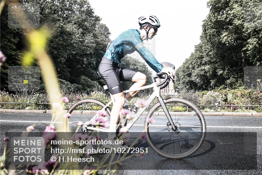 13.09.2026 - Stadtparktriathlon H.Heesch http://msf.ph/oto/10272951 13.09.2026 10:45:22 Radfahren 434, 439, 449, 490, 505, 519 meine-sportfotos.de