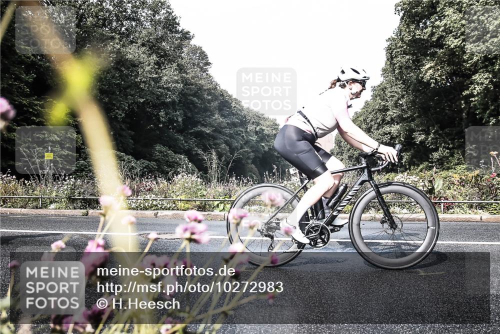 13.09.2026 - Stadtparktriathlon H.Heesch http://msf.ph/oto/10272983 13.09.2026 10:45:39 Radfahren 248, 385, 414, 427, 433, 494 meine-sportfotos.de