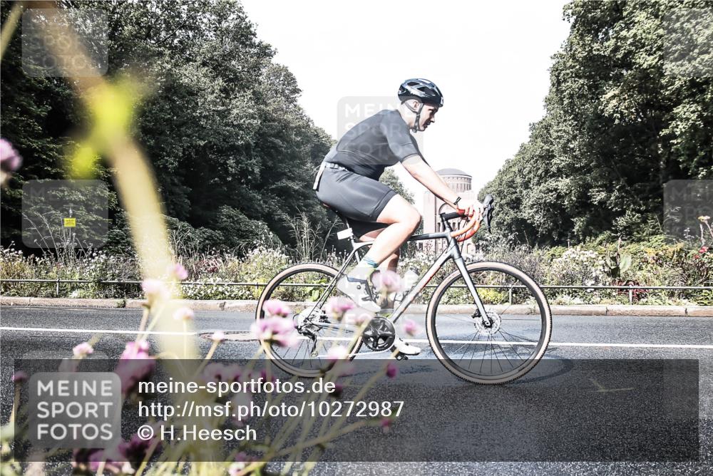 13.09.2026 - Stadtparktriathlon H.Heesch http://msf.ph/oto/10272987 13.09.2026 10:45:41 Radfahren 248, 385, 414, 427, 494, 563 meine-sportfotos.de