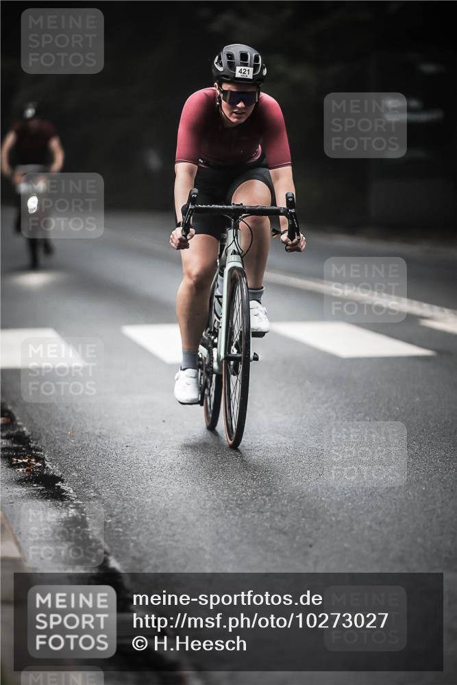 13.09.2026 - Stadtparktriathlon H.Heesch http://msf.ph/oto/10273027 13.09.2026 10:26:02 Radfahren 228, 257, 421 meine-sportfotos.de