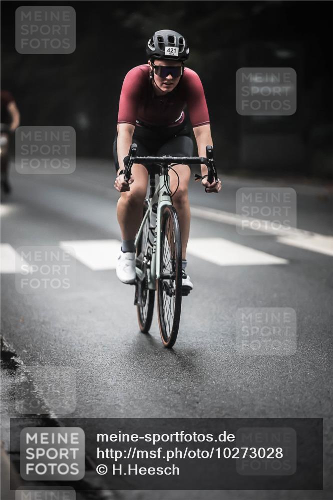 13.09.2026 - Stadtparktriathlon H.Heesch http://msf.ph/oto/10273028 13.09.2026 10:26:03 Radfahren 228, 257, 421 meine-sportfotos.de
