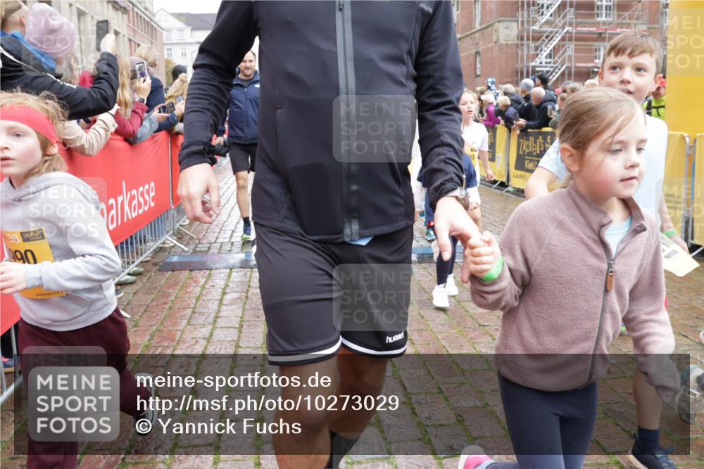 13.09.2026 - Kiel Lauf Yannick Fuchs http://msf.ph/oto/10273029 13.09.2026 08:35:49 Ziel 304, 705, 741, 1240, 1516, 1850, 2684, 3077, 3236, 3497, 3542, 3560, 3562, 4603, 4924, 5028, 5343, 5566, 5827, 5949, 6274, 8301, 8357, 8556, 9270, 9322, 9383, 9671, 9719, 9978, 10727, 10922, 11801, 11905, 12205, 12328, 12344, 12354, 165, 192, 434, 782, 865, 1148, 1152, 1216, 1308, 1691, 2018, 2207, 2495, 2582, 2619, 2652, 2715, 3144, 3160, 3556, 4030, 4319, 4381, 4418, 4695, 4924, 4990, 5090, 5245, 5343, 5581, 5583, 5853, 6833, 7628, 8009, 8301, 8340, 8539, 8815, 8988 meine-sportfotos.de