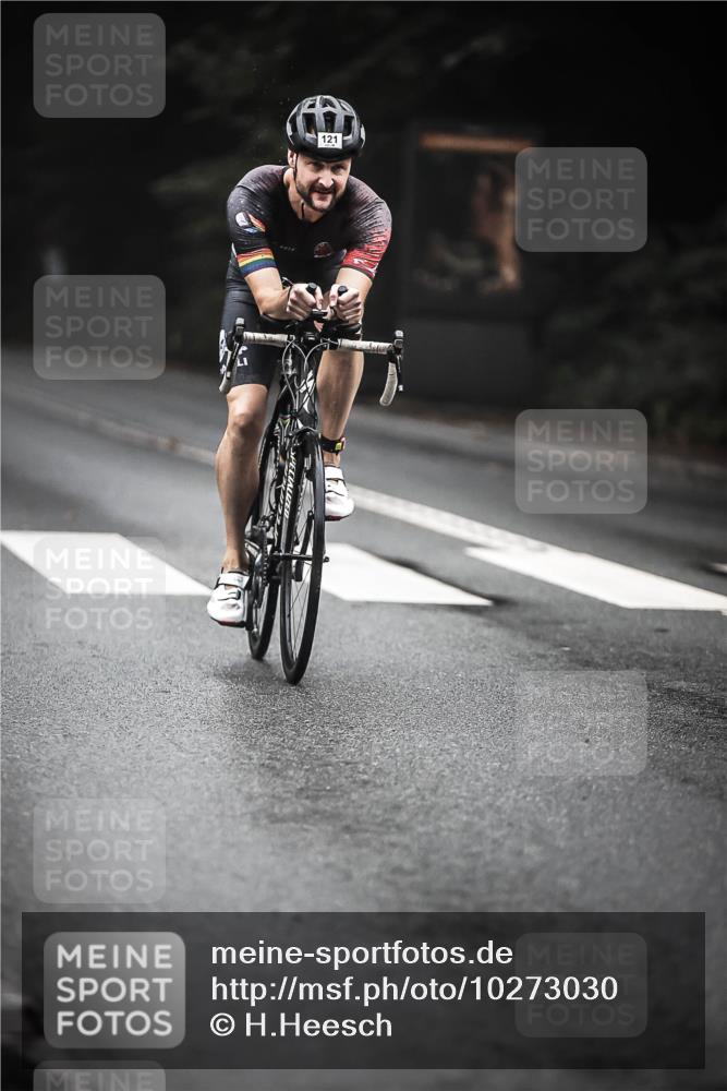 13.09.2026 - Stadtparktriathlon H.Heesch http://msf.ph/oto/10273030 13.09.2026 08:58:43 Radfahren 5, 22, 121 meine-sportfotos.de